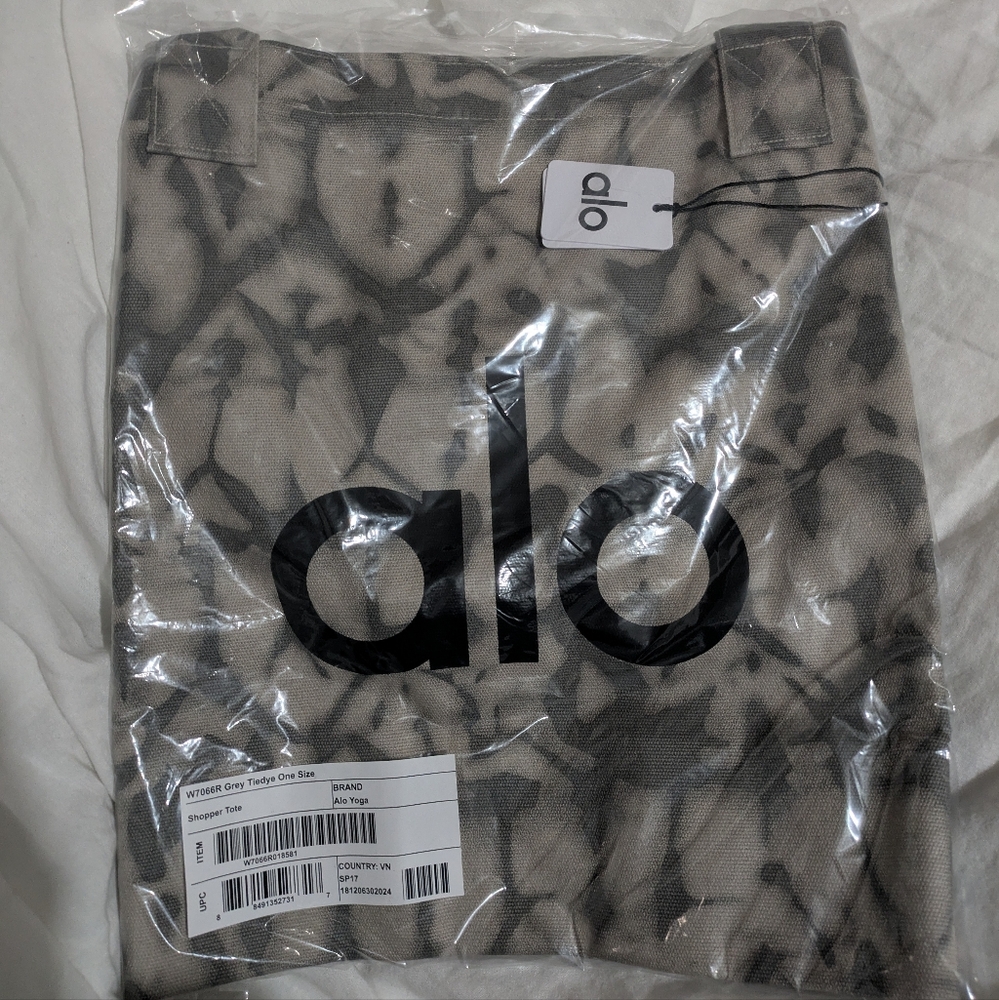 Alo tote bag